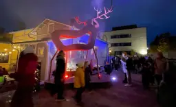 Valon kaupunki Toivolan vanhalla pihalla – Pop up -taidenäyttely – Toivolan Vanha Piha, Jyväskylä